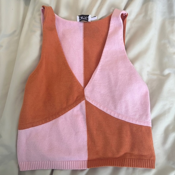 Princess Polly Tops - Princess Polly Pink and orange sweater tank